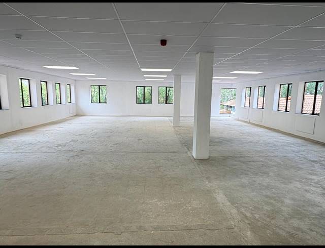 379M² OFFICE TO LET IN VORNA VALLEY
